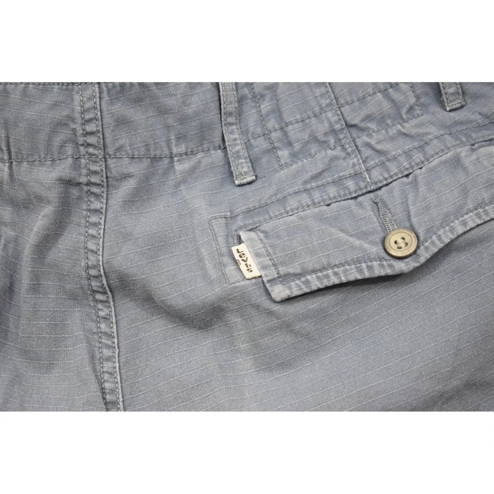 Levis waist 16